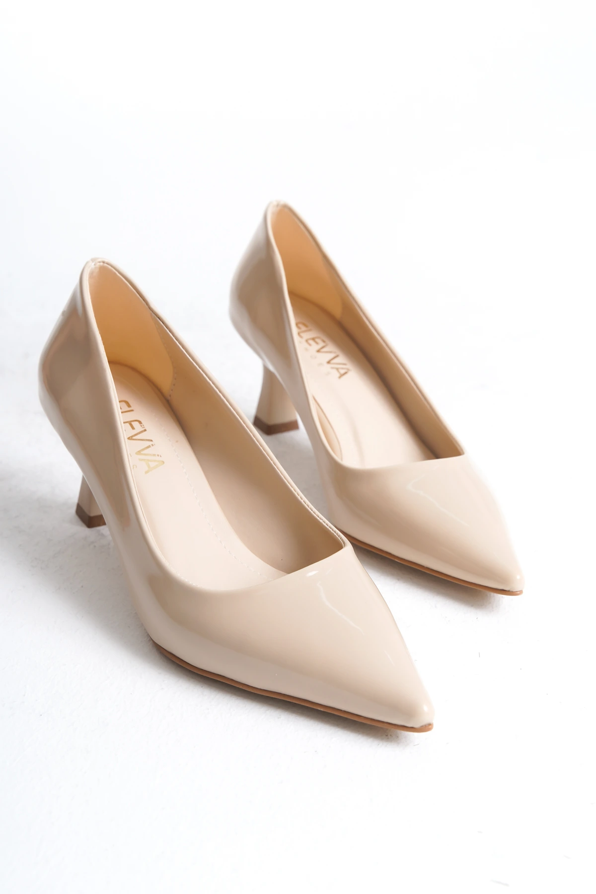 Bej-Rugan-6-Cm-Kadeh-Topuklu-Ortopedik-Stiletto–Sik-Ve-Rahat-Kadin-Ayak-1.webp Bej Rugan Kısa Topuklu Stiletto - Kadeh Topuk 6 cm | Şıklığın ve Rahatlığın İdeal Seçimi - Görsel 1