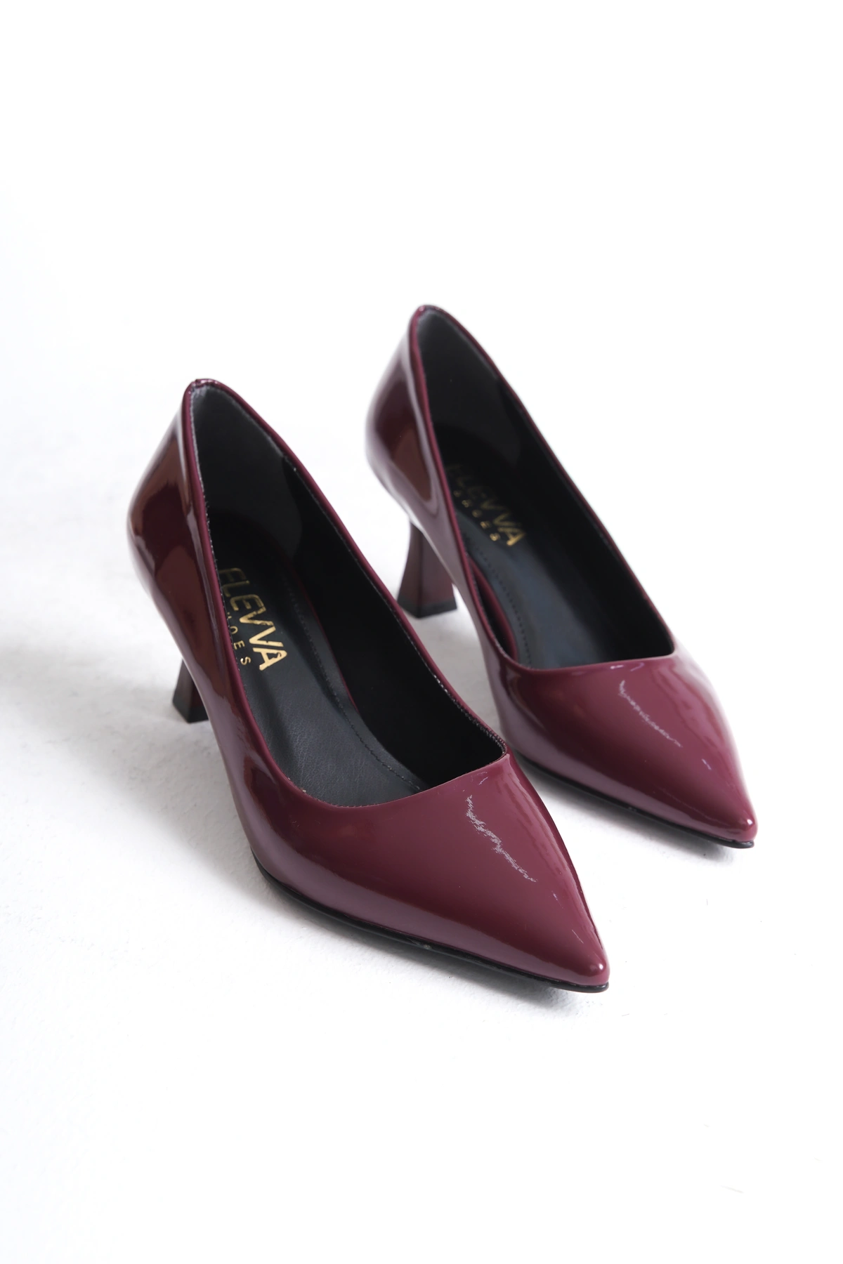 Bordo-Rugan-Kisa-Topuklu-Stiletto-Kadeh-Topuk-6cm-ve-Zarif1.webp Bordo Rugan Kısa Topuklu Stiletto - Kadeh Topuk 6 cm | Şık ve Zarif - Görsel 1