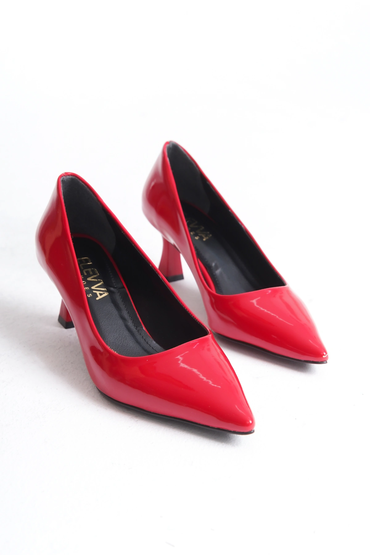 Kirmizi-Rugan-Kisa-Topuklu-Stiletto-Kadeh-Topuk-6-cm-sik-ve-Rahat-1-1.webp Kırmızı Rugan Kısa Topuklu Stiletto - Kadeh Topuk 6 cm | Şık ve Rahat - Görsel 1