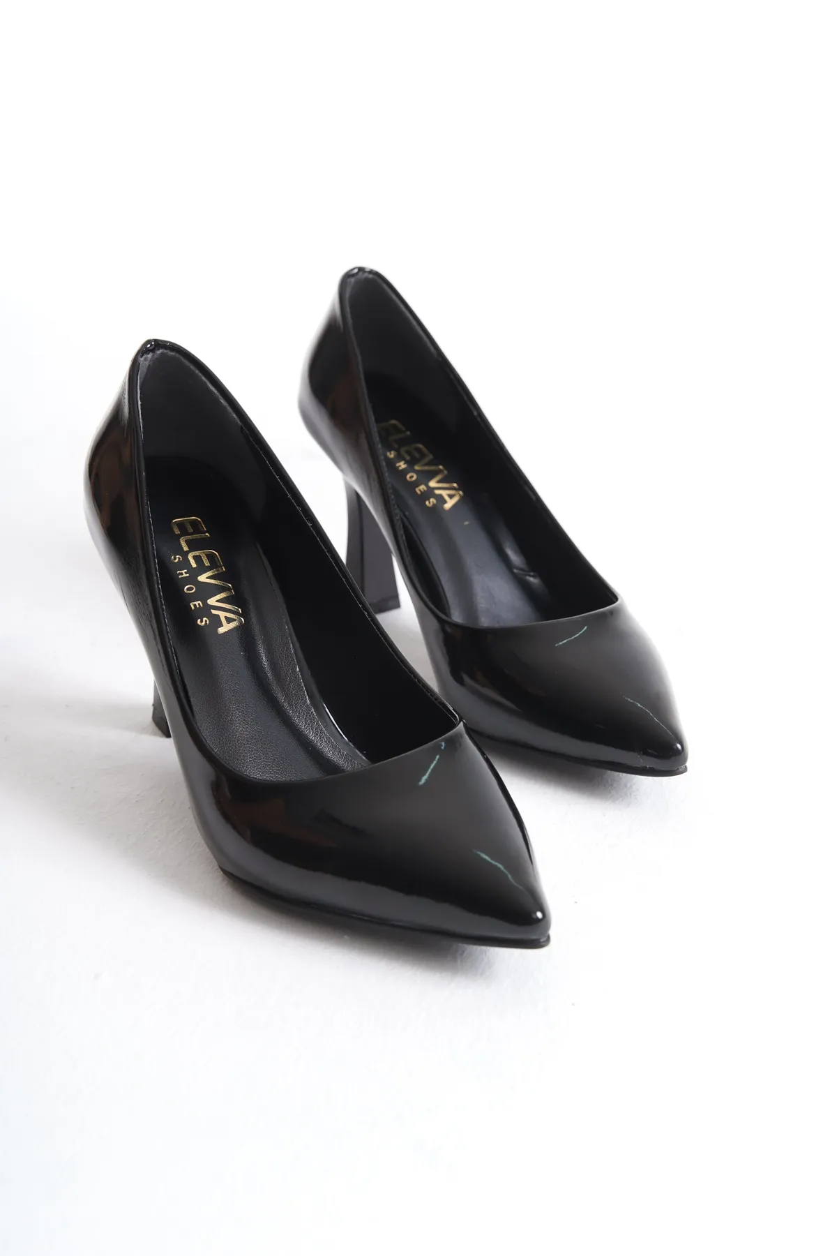 Siyah-Rugan-9cm-Kadeh-Topuklu-Stiletto-Kadin-Ayakkabi-Sik-Zarif1.webp Siyah Rugan Kadeh Topuklu Stiletto - 9 cm | Şık ve Zarif Kadın Ayakkabısı - Görsel 1