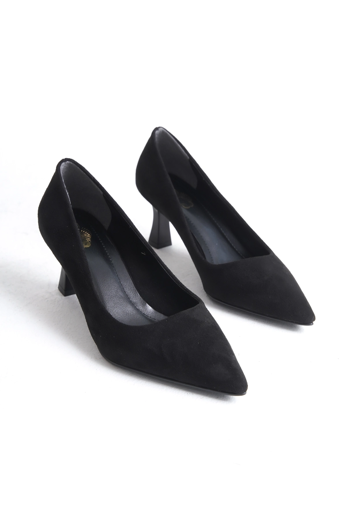Siyah-Suet-Kisa-Topuklu-Stiletto-Kadeh-Topuk-6-cm-Sik-ve-Rahat1.webp Siyah Süet Stiletto - Kısa Topuklu Kadeh Topuk Ayakkabı | 6 cm Şıklık - Görsel 1