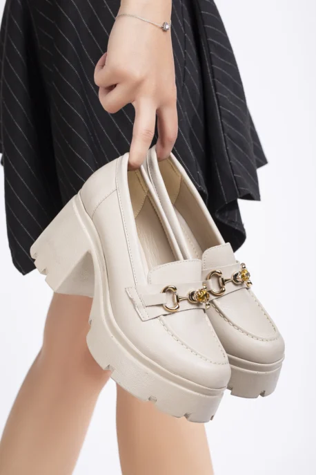 Bej Rengi Uzun Topuklu Loafer - Şık ve Tokalı 9 cm Kadın Günlük Ayakkabı